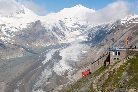 Glacier lift to the Pasterze in the Grossglockner massif