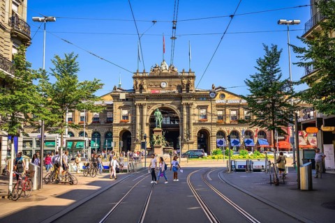View from the Bahnhofstrasse to the main station