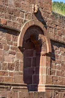 Three-pass arch and Barbarossa's head