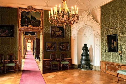 Walk to the halls of mirrors
