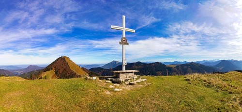 Summit cross on the Loibersbacher Hoehe
