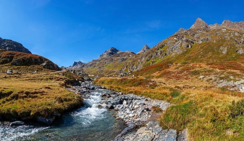 Hiking trail into the Klostertal along the Klostertaler Bach