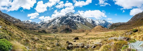 Mountain landscape below Lake Harris