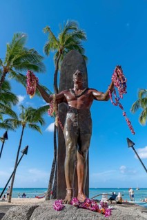 Duke Paoa Kahanamoku statue