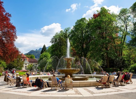 Alps Solespringbrunnen and Wandelhalle in the spa gardens