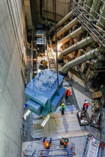 Engine installation in Oberhausen pumping station
