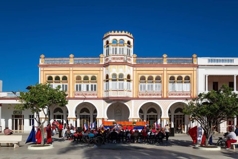 Moorish architecture of the town hall at the Parque Cespedes