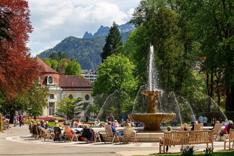 Alps Solespringbrunnen and Wandelhalle in the spa gardens