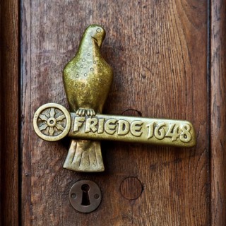 Door handle with lettering Friede 1648