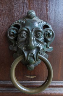 Door knocker at the entrance to the Neue Residenz