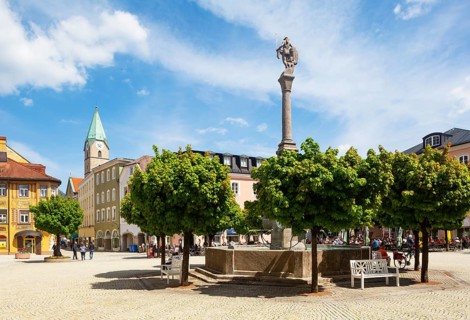 Town hall square with Wittelsbach fountain