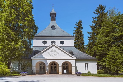 Funeral hall in the Waldfriedhof