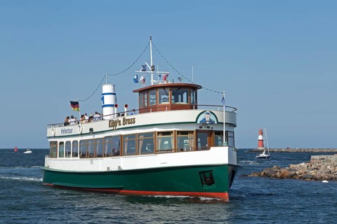 Excursion boat on the Unterwarnow