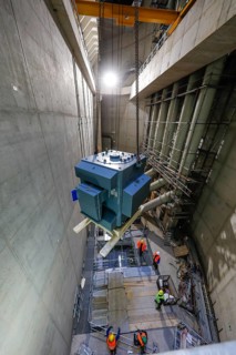 Engine installation in Oberhausen pumping station