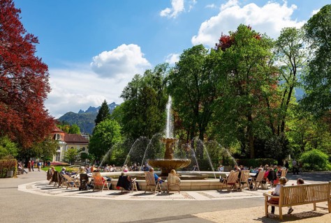 Alps Solespringbrunnen and Wandelhalle in the spa gardens