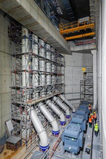 Engine installation in Oberhausen pumping station