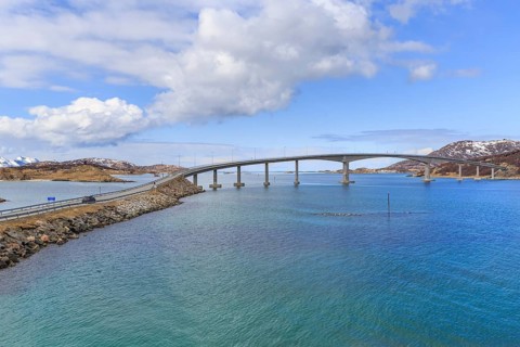 Bridge over Sommaroysund to Sommaroy