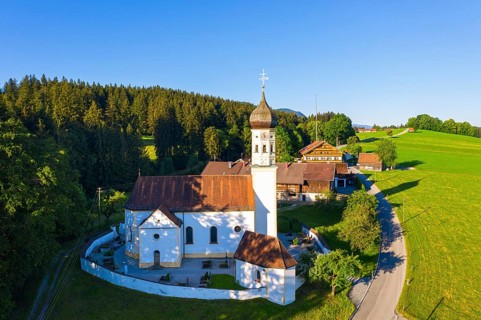 Fischbach with church St. Johann Baptist
