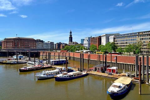 View from the Speicherstadt to the main church St. Michaelis