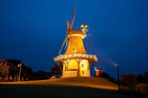Illuminated Greetsiel twin mills
