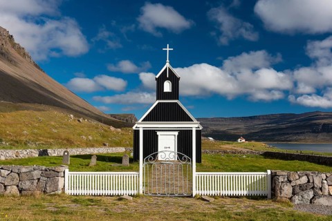 Saurbaejarkirkja
