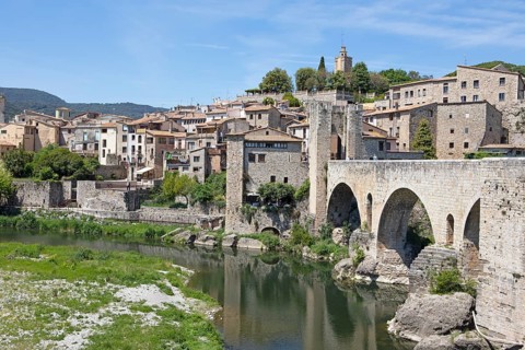 City view Besalu at the Rio Fluvia