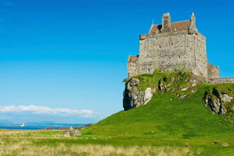 Duart Castle or Caisteal Dhubhairt