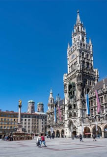 New town hall with Marian column and steeples of the Church of Our Lady
