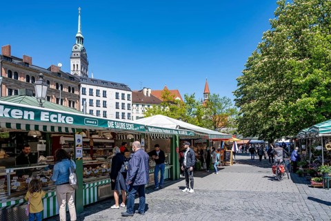Viktualienmarkt with market stalls