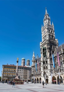 New town hall with Marian column and steeples of the Church of Our Lady
