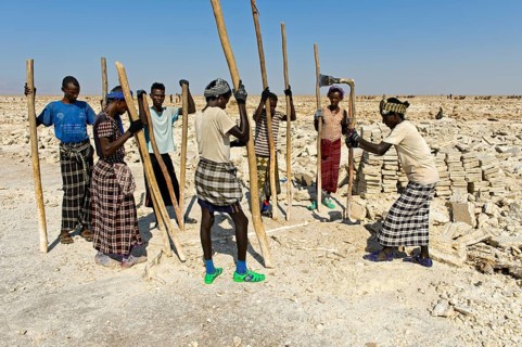 Traditional mining of salt at the Assale Salt Lake