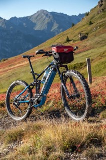 Mountain bike in the autumnal coloured mountain landscape of the Stubaier Alps