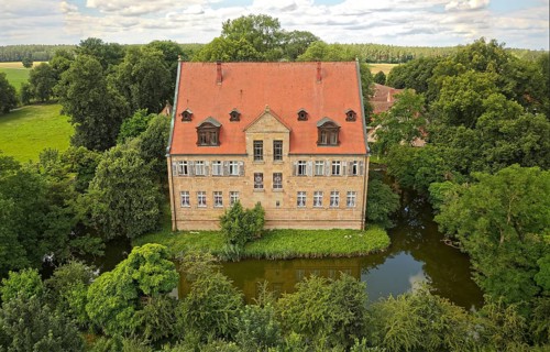 Moated castle Duerrenmungenau