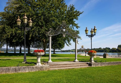 Pavilion on the beach promenade at Waginger See