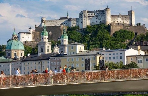 Lovely castles on the Makartsteg above the Salzach