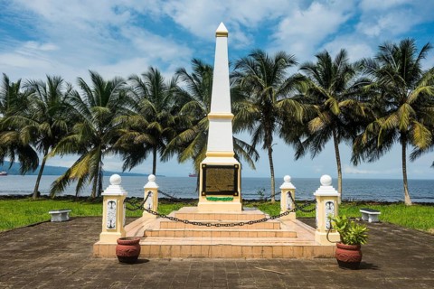 Monument commemorating the arrival of the Spanish on the island of Fernando Po