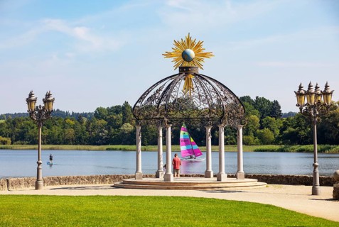 Pavilion on the beach promenade at Waginger See