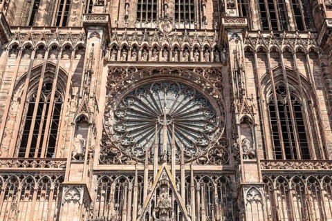 Rosette on the west facade