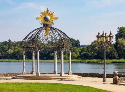 Pavilion on the beach promenade at Waginger See