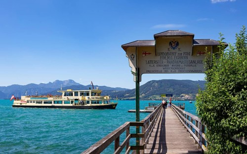 Landing stage with liner