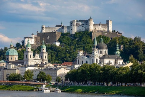 View over the Salzach to the old town and Hohensalzburg Castle