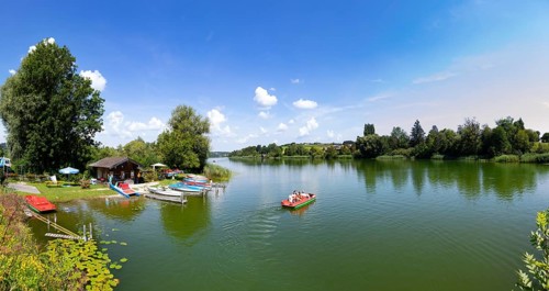 Boat rental at Lake Tachingen near Tettenhausen