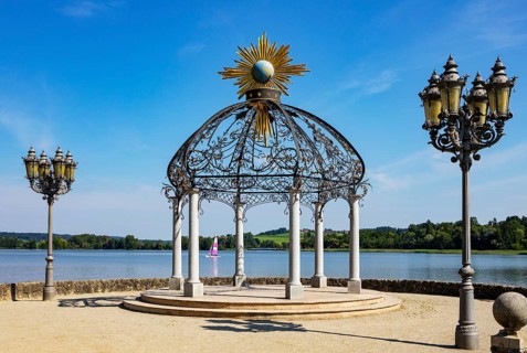 Pavilion on the beach promenade at Waginger See