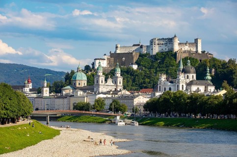View over the Salzach to the old town and Hohensalzburg Castle