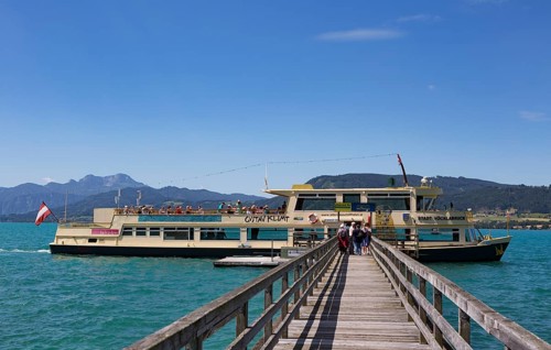 Landing stage with liner