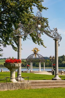 Pavilion on the beach promenade at Waginger See