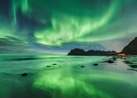 Northern lights at Uttakleiv Beach