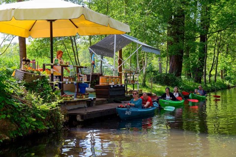 Shopping from the canoe on the Hauptspree