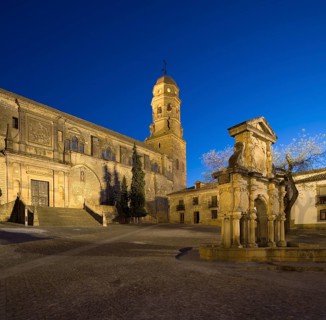 Fountain of Mary and Cathedral of Baeza