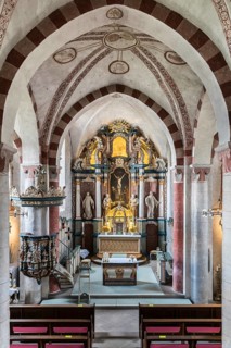 Nave and choir with baroque altar